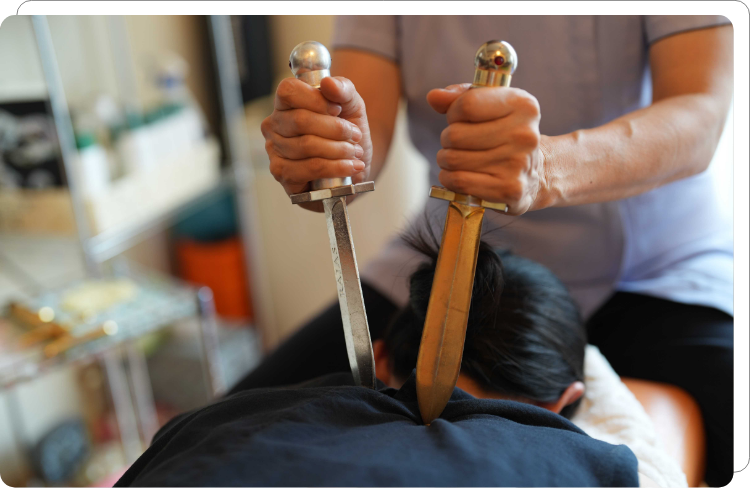 専用器具で施術